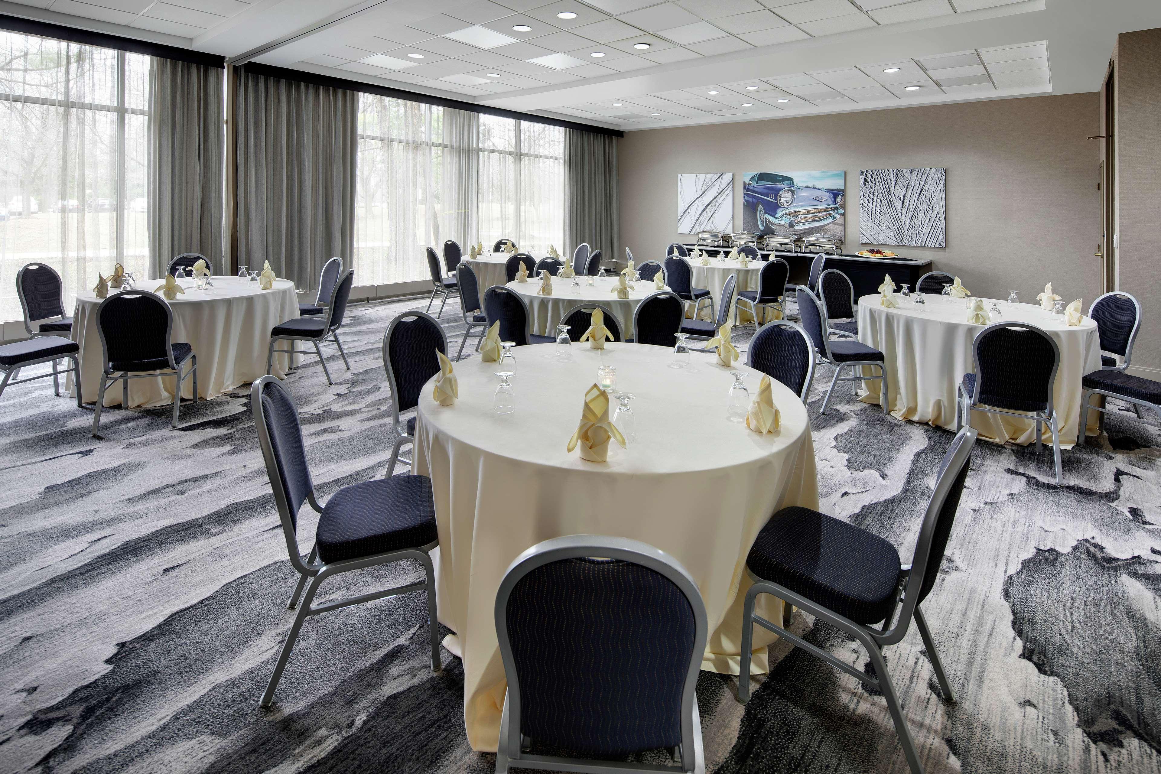 Embassy Suites By Hilton Detroit Troy Auburn Hills Exterior foto