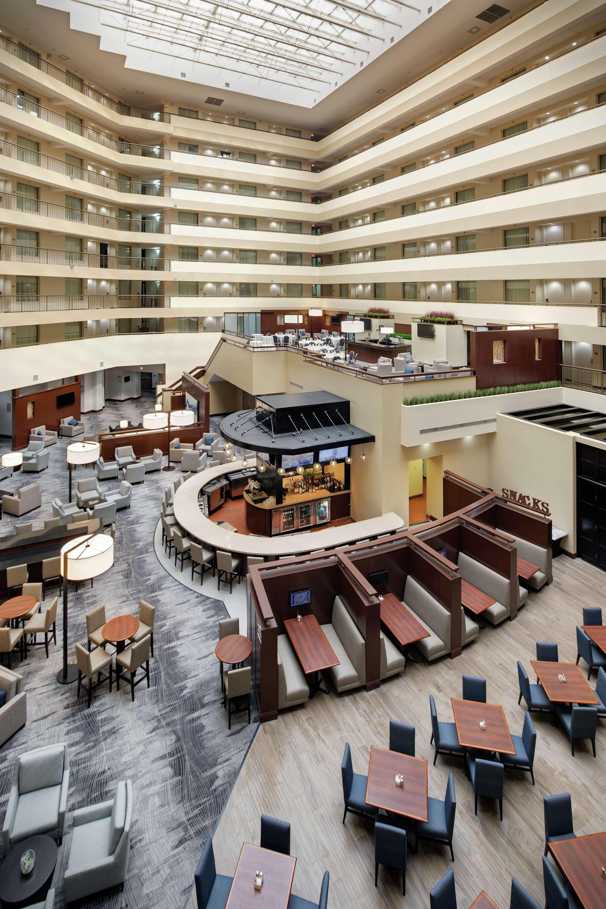 Embassy Suites By Hilton Detroit Troy Auburn Hills Exterior foto