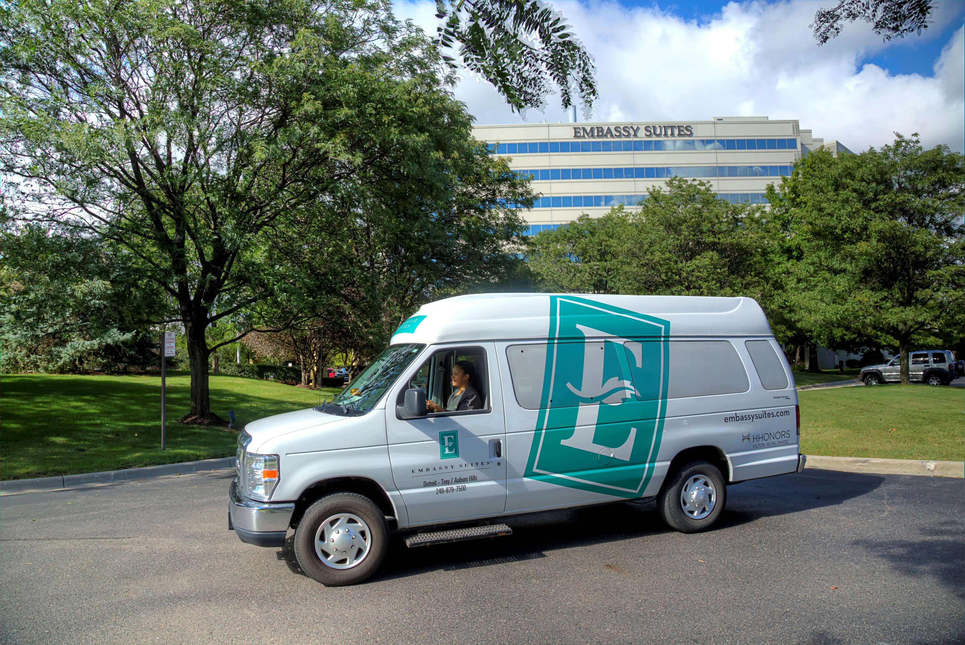 Embassy Suites By Hilton Detroit Troy Auburn Hills Exterior foto