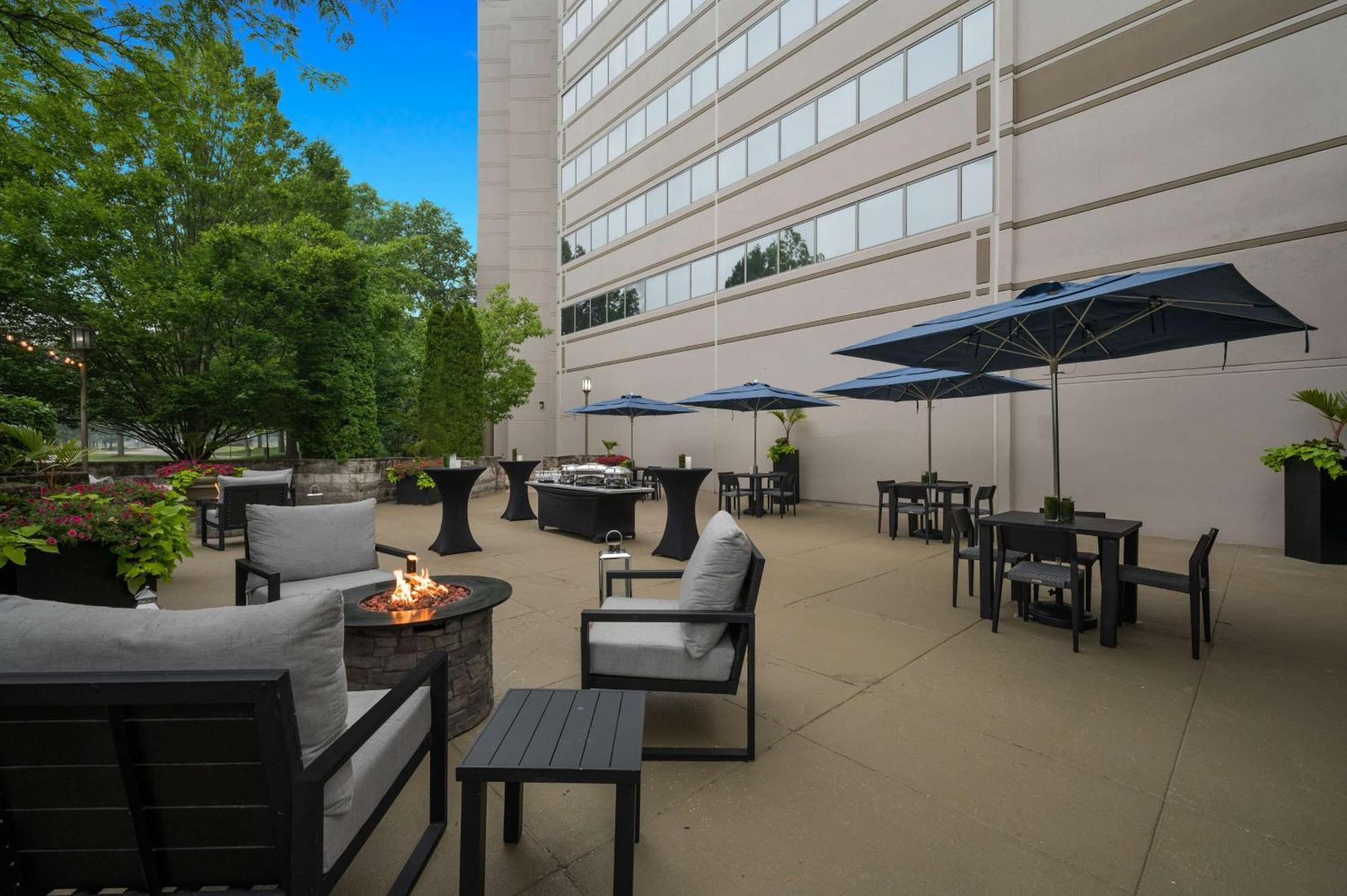 Embassy Suites By Hilton Detroit Troy Auburn Hills Exterior foto