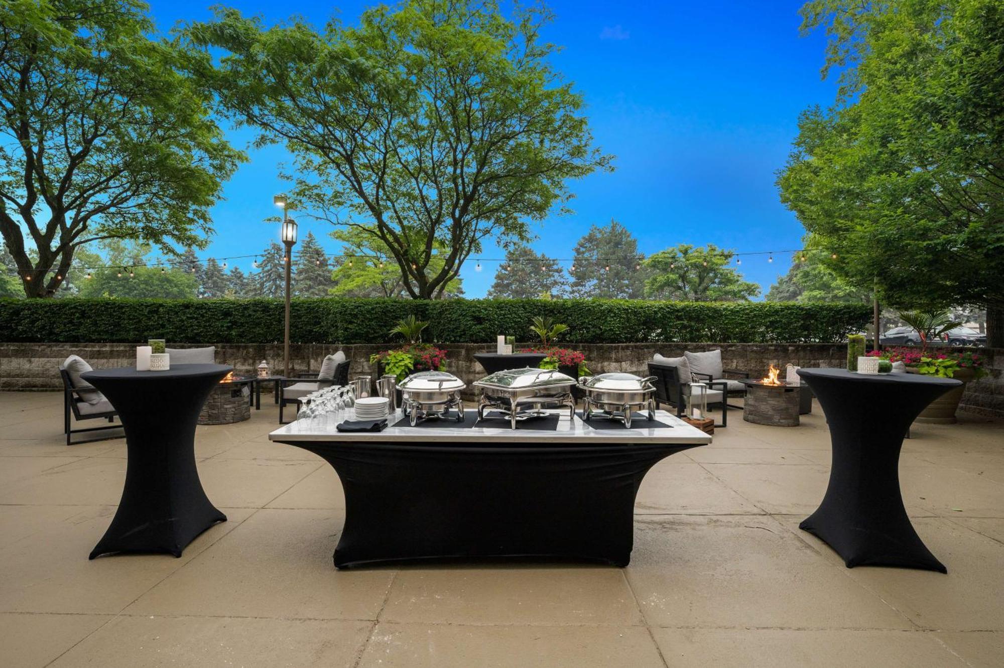 Embassy Suites By Hilton Detroit Troy Auburn Hills Exterior foto