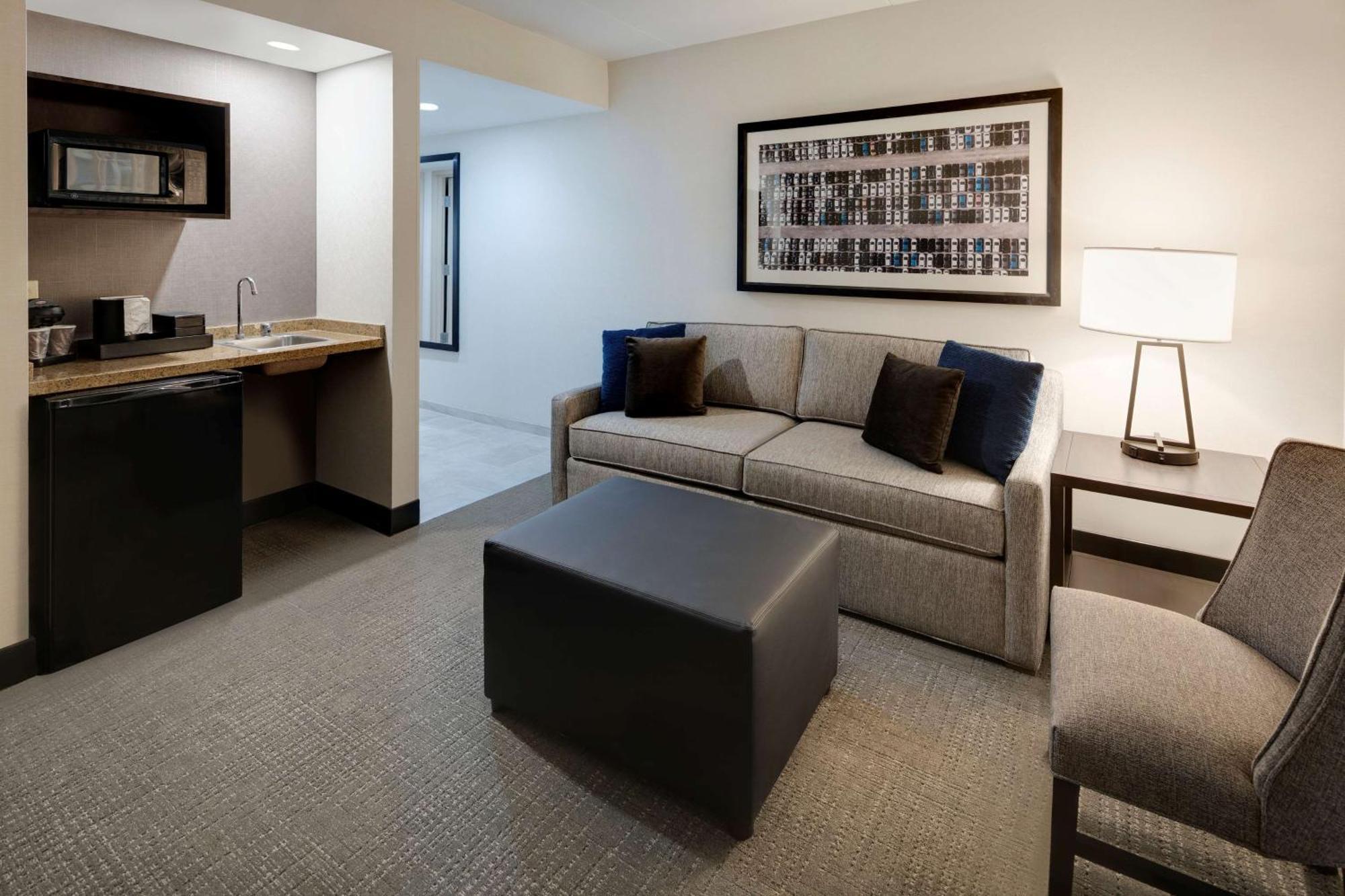 Embassy Suites By Hilton Detroit Troy Auburn Hills Exterior foto