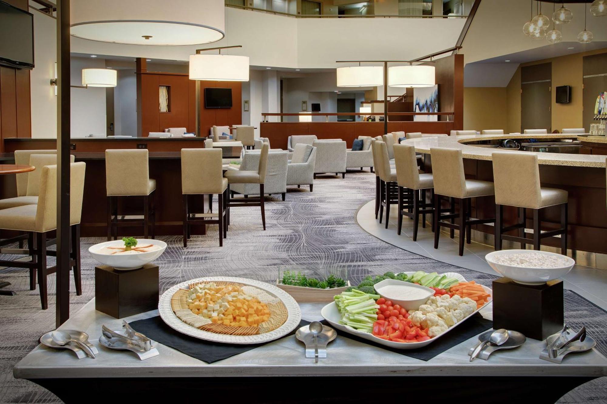 Embassy Suites By Hilton Detroit Troy Auburn Hills Exterior foto