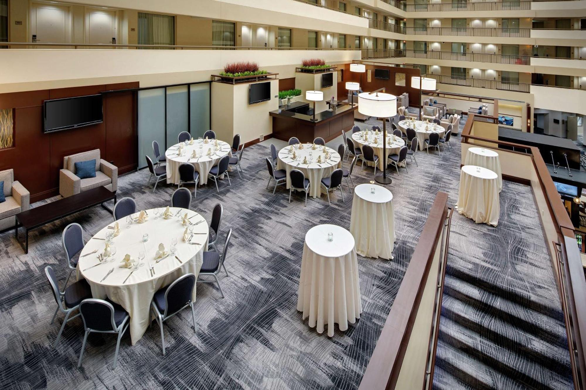 Embassy Suites By Hilton Detroit Troy Auburn Hills Exterior foto